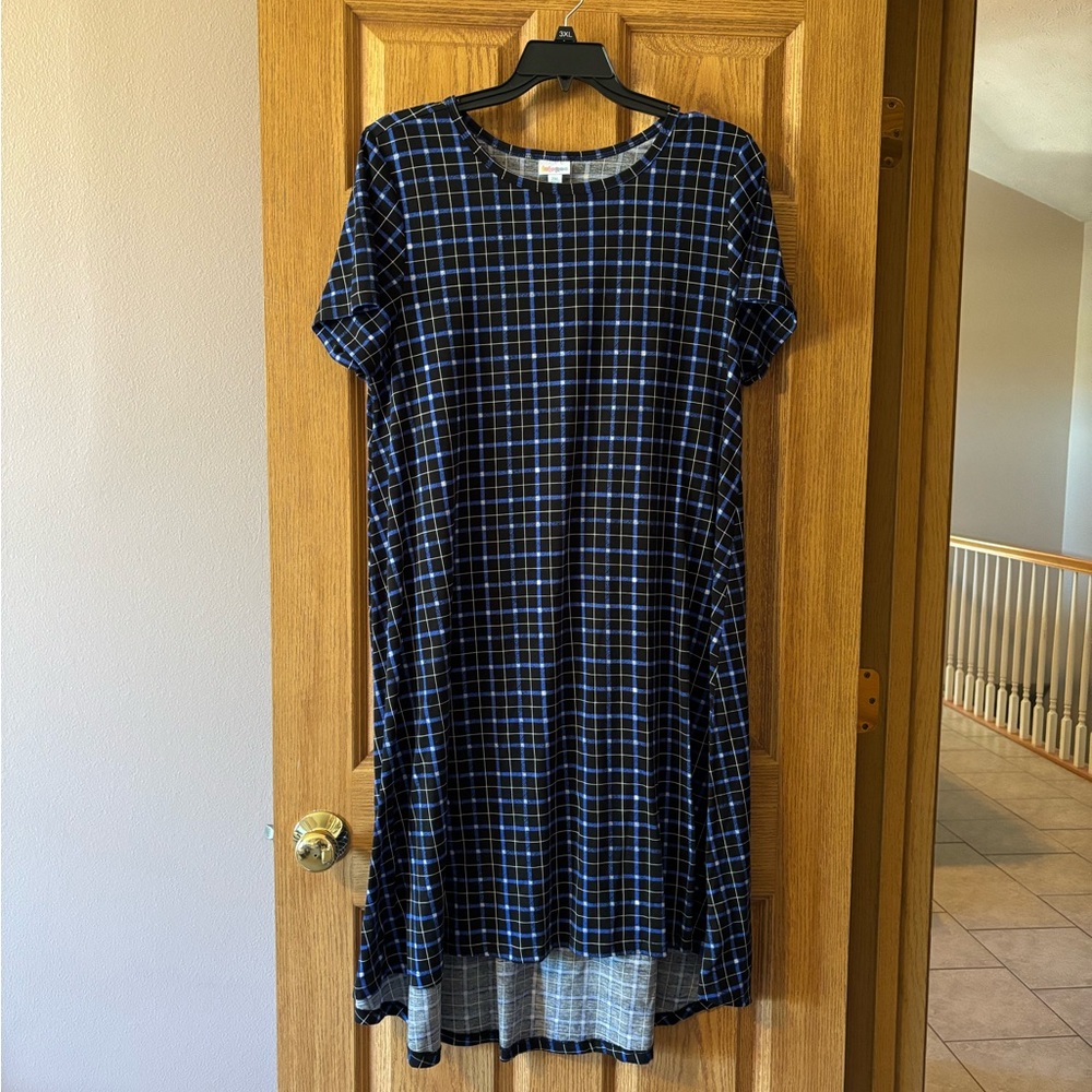 LuLaRoe 2XL Carly Black with Blue/White Design